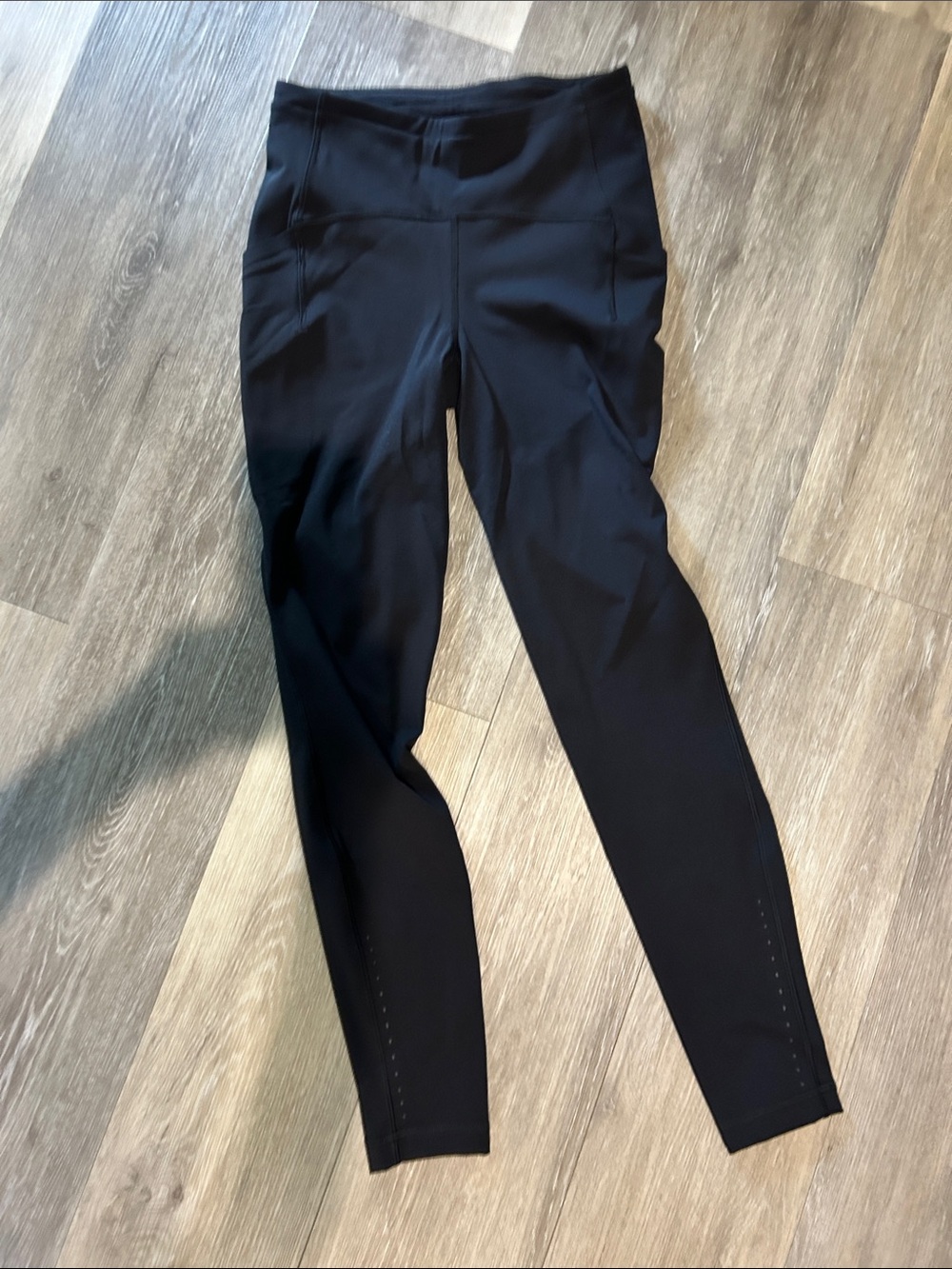 Lululemon Black High-Waist Athletic Leggings like new !